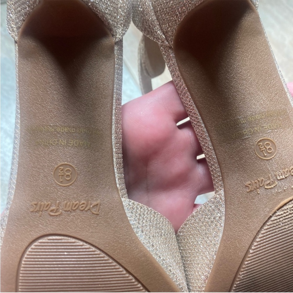 Elegant champagne gold Heels - Picture 8 of 9